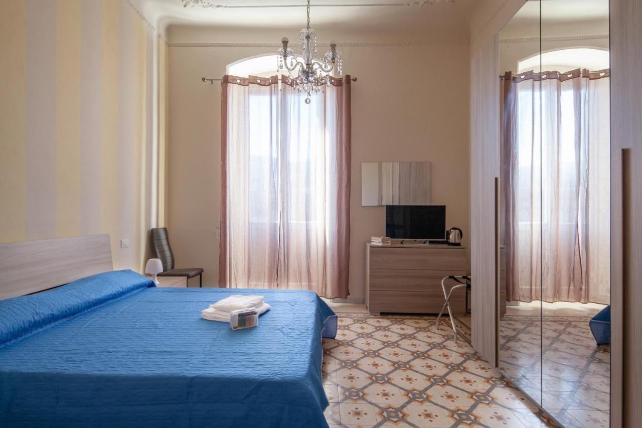 Rent Rooms La Spezia Exteriör bild