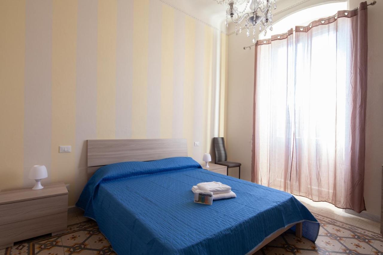 Rent Rooms La Spezia Exteriör bild